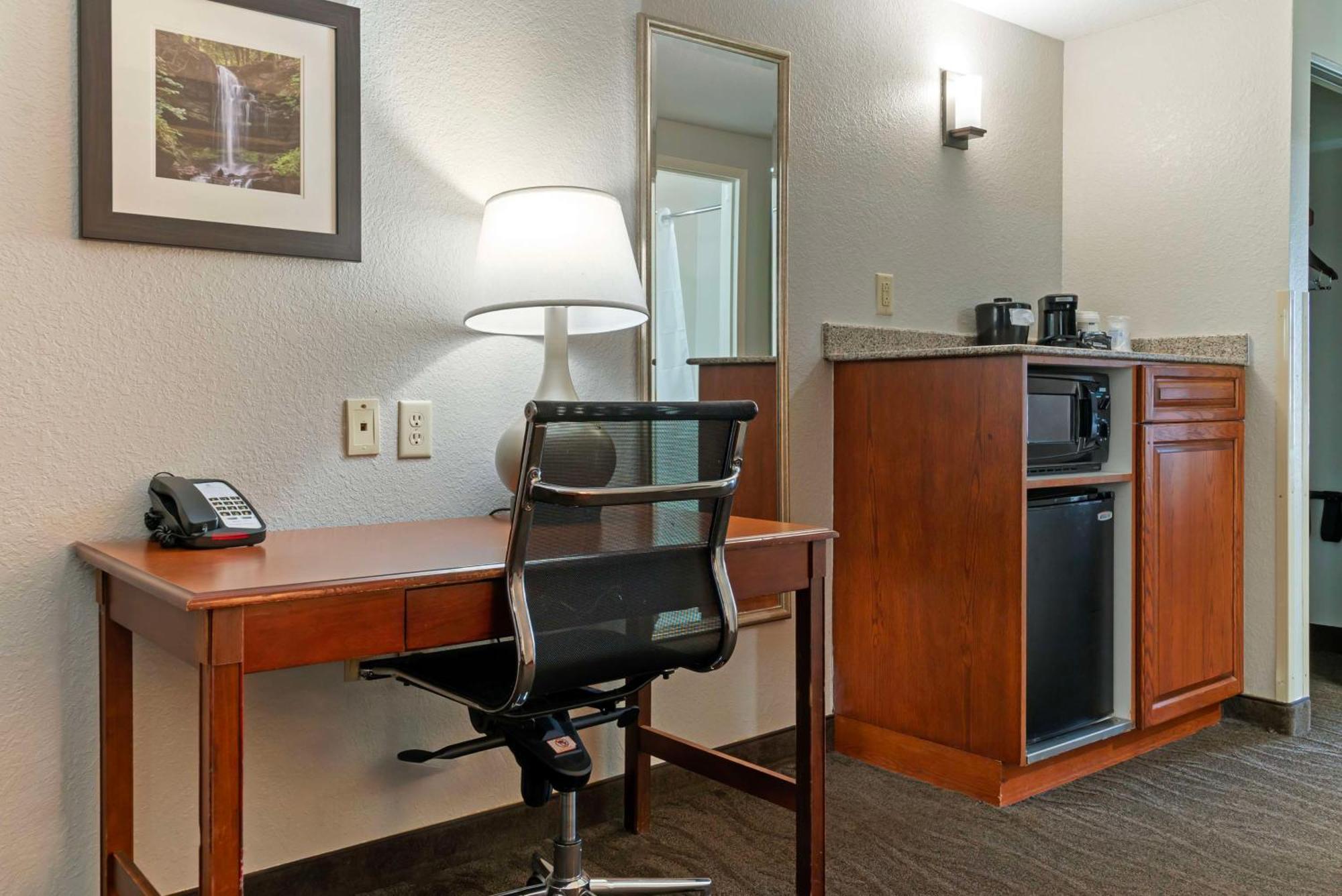 Best Western Executive Inn & Suites Гранд-Рапидс Экстерьер фото