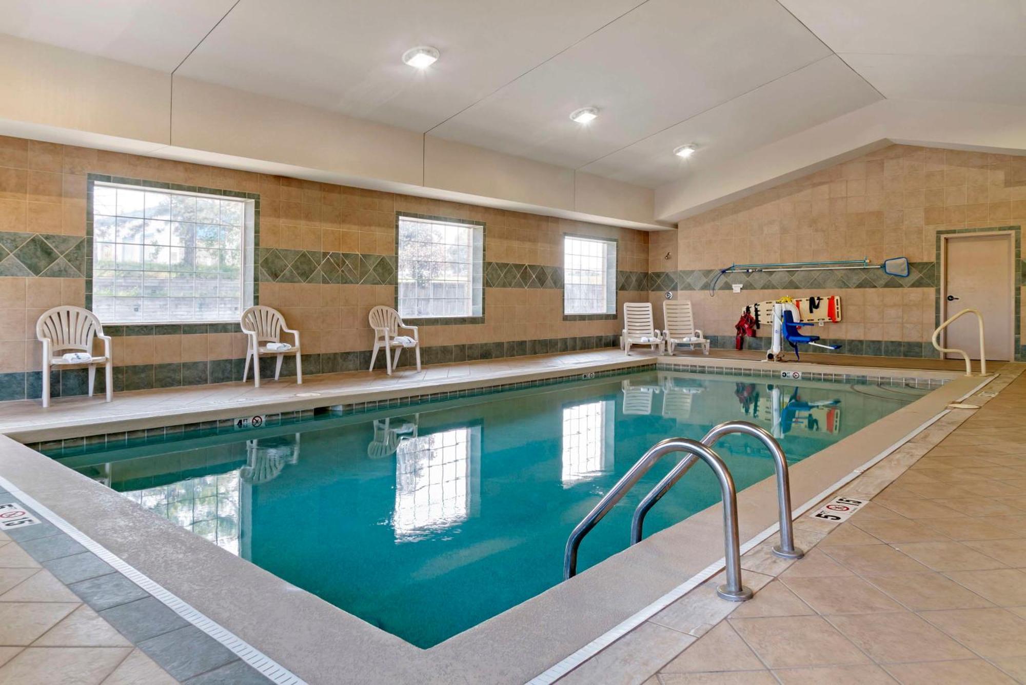 Best Western Executive Inn & Suites Гранд-Рапидс Экстерьер фото