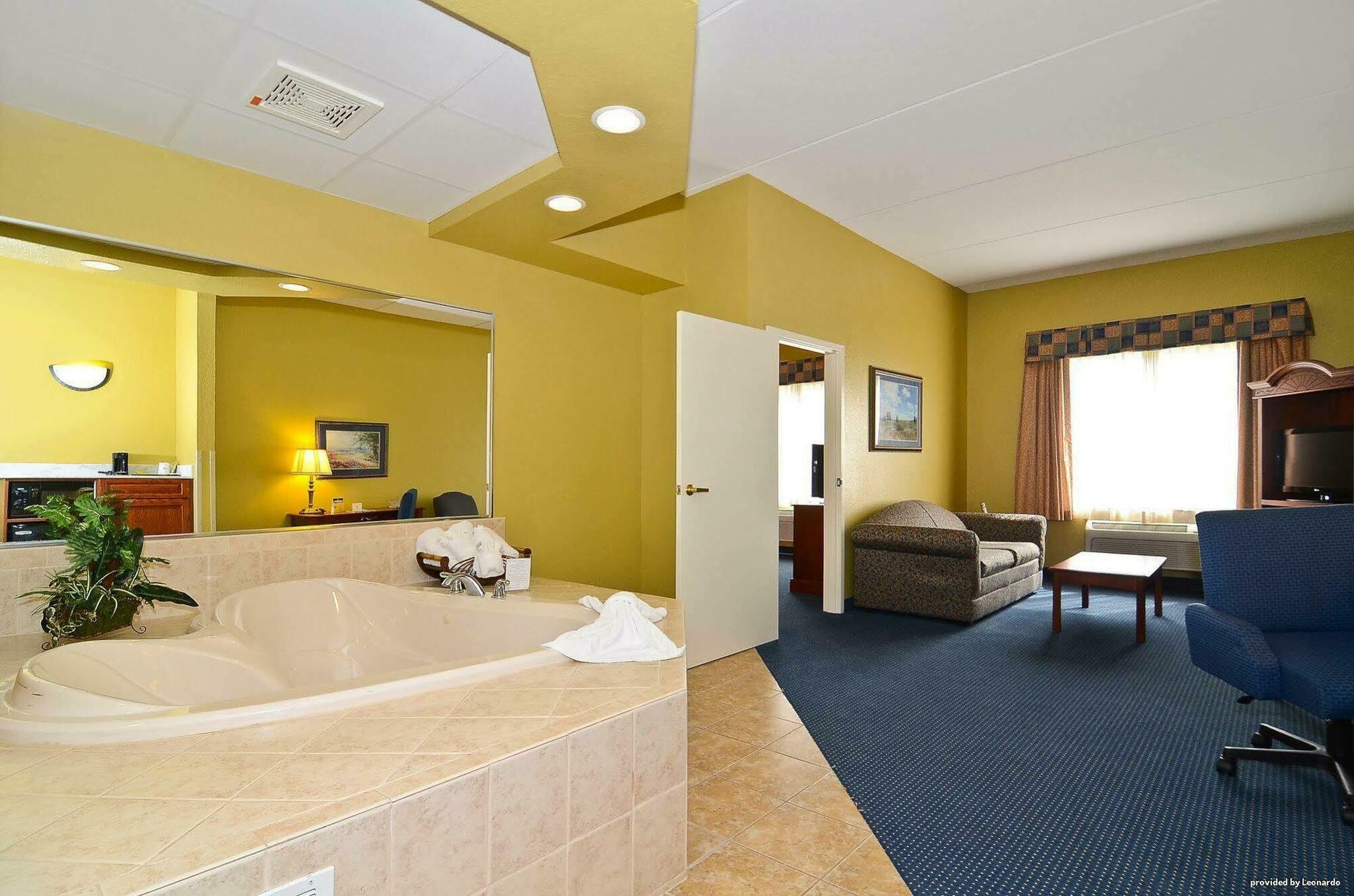 Best Western Executive Inn & Suites Гранд-Рапидс Экстерьер фото