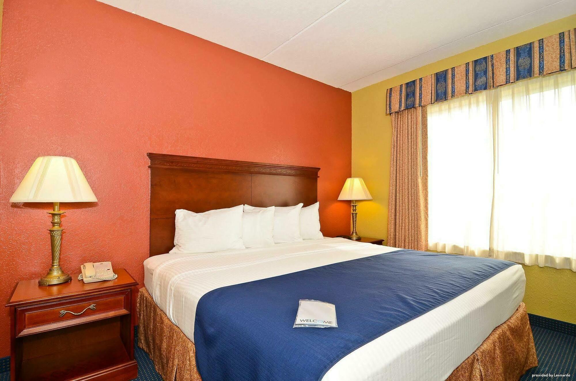 Best Western Executive Inn & Suites Гранд-Рапидс Экстерьер фото