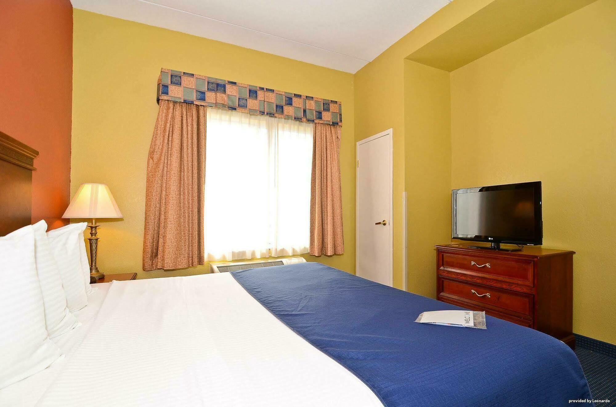 Best Western Executive Inn & Suites Гранд-Рапидс Экстерьер фото